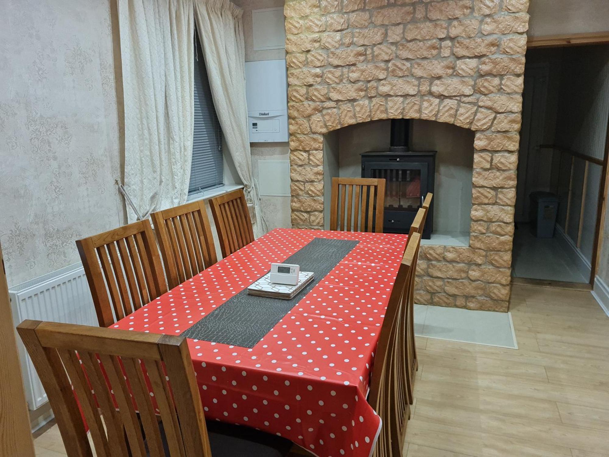 Cheerful 4-Bedroom Holiday Home Close To The Sea - Blackpool, Blackpool